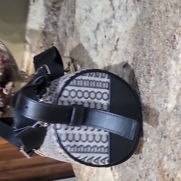 Marc Jacobs NWT Neutral The Monogram  Bag - Picture 5 of 7